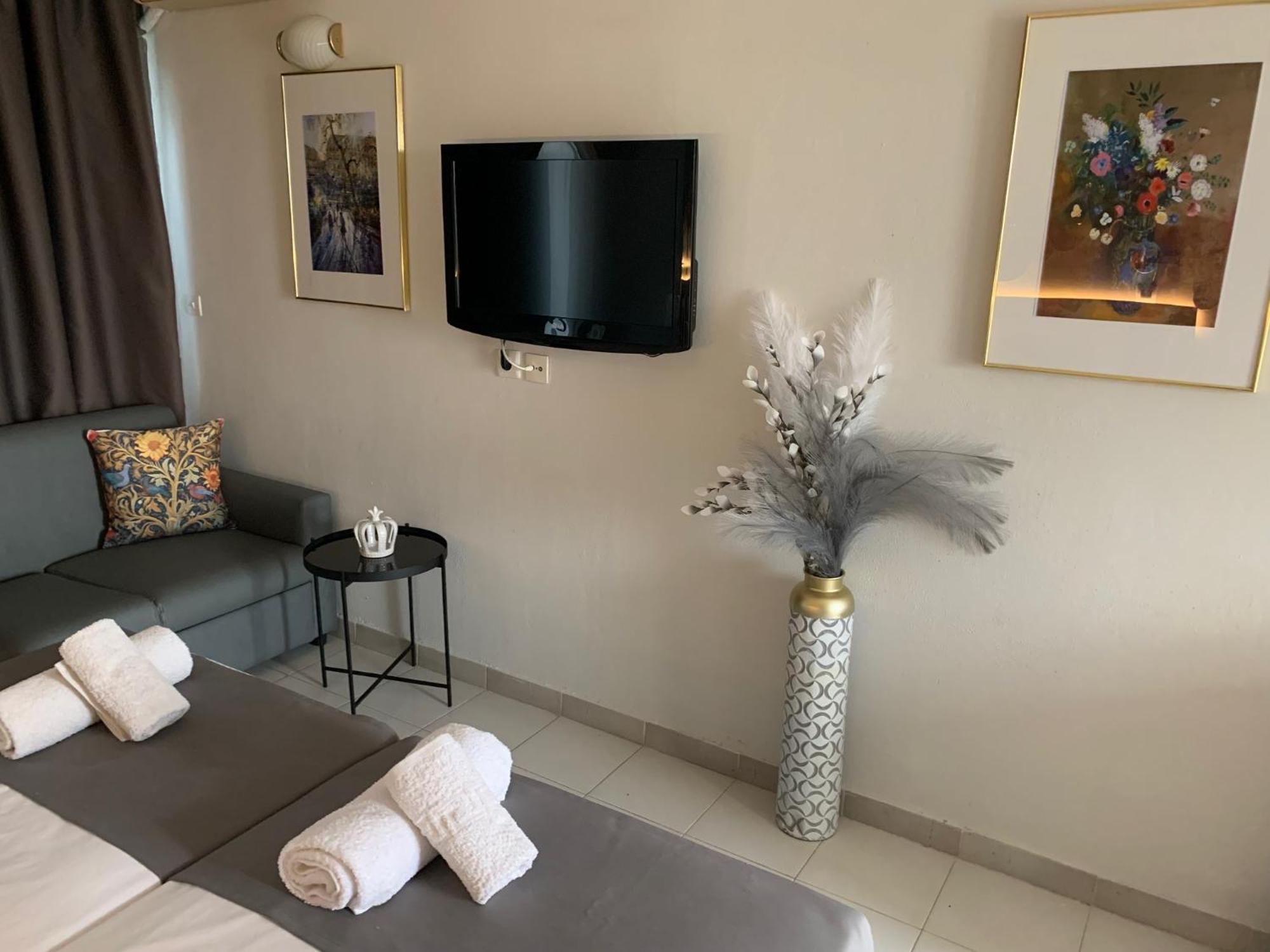 Alkyonides Boutique Hotel เกรมาสตี ภายนอก รูปภาพ