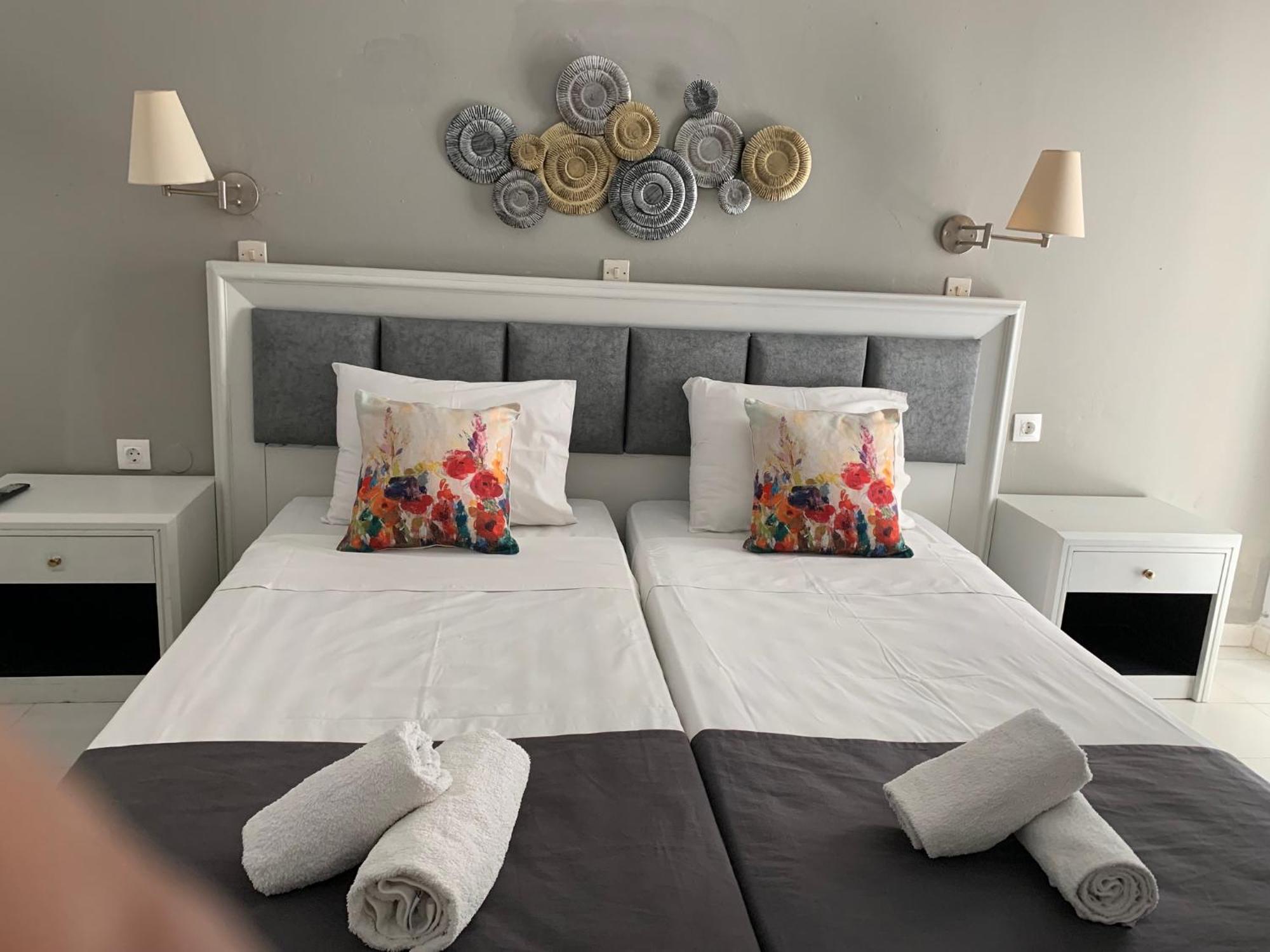 Alkyonides Boutique Hotel เกรมาสตี ภายนอก รูปภาพ